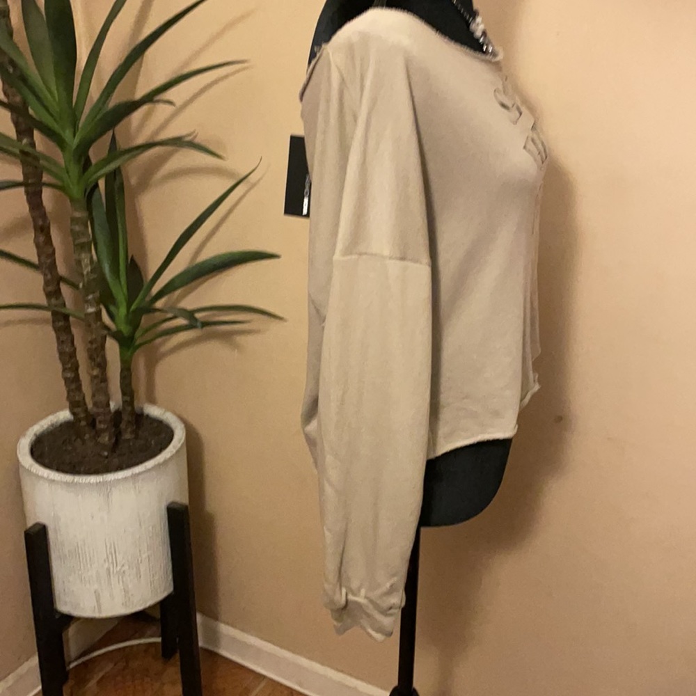 - Fashion Nova NWT cropped sweater - Picture 6 of 7